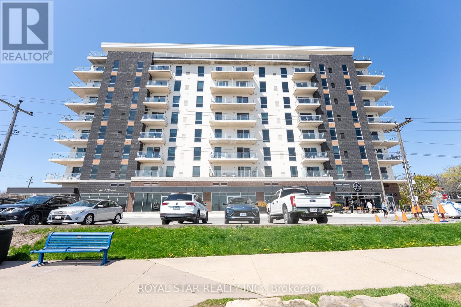 407 - 118 West Street, Port Colborne, Ontario  L3K 4E6 - Photo 2 - X12735836