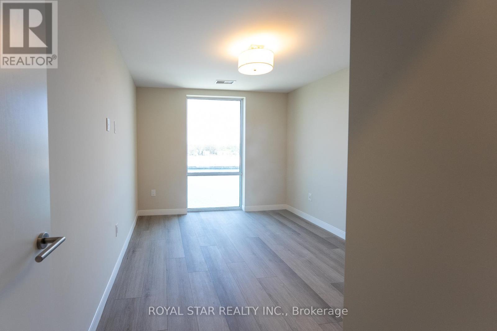 407 - 118 West Street, Port Colborne, Ontario  L3K 4E6 - Photo 33 - X12735836