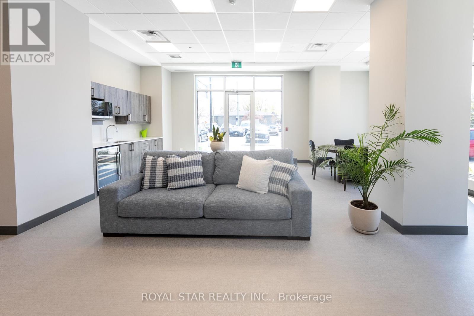 407 - 118 West Street, Port Colborne, Ontario  L3K 4E6 - Photo 6 - X12735836