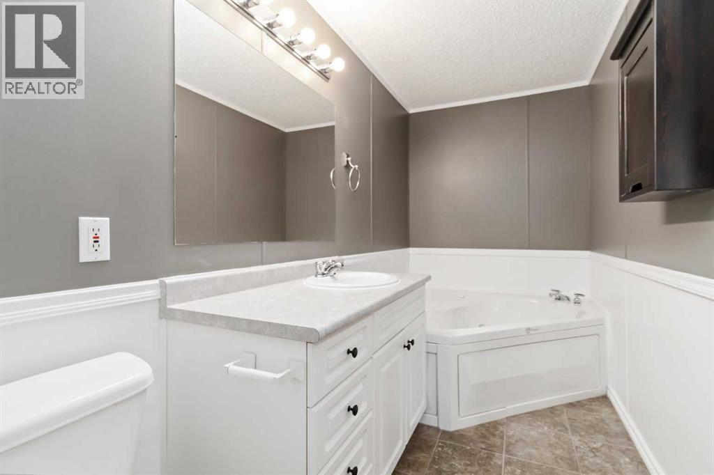 552 Mckinlay Crescent, Fort Mcmurray, Alberta  T9K 2R6 - Photo 14 - A2270504