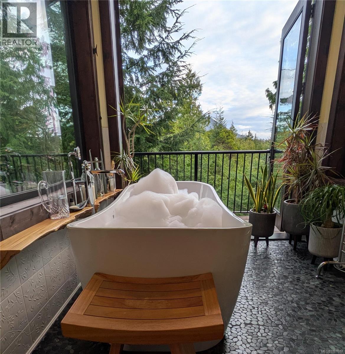 1708 Rainforest Lane, Ucluelet, British Columbia  V0R 3A0 - Photo 9 - 1021987