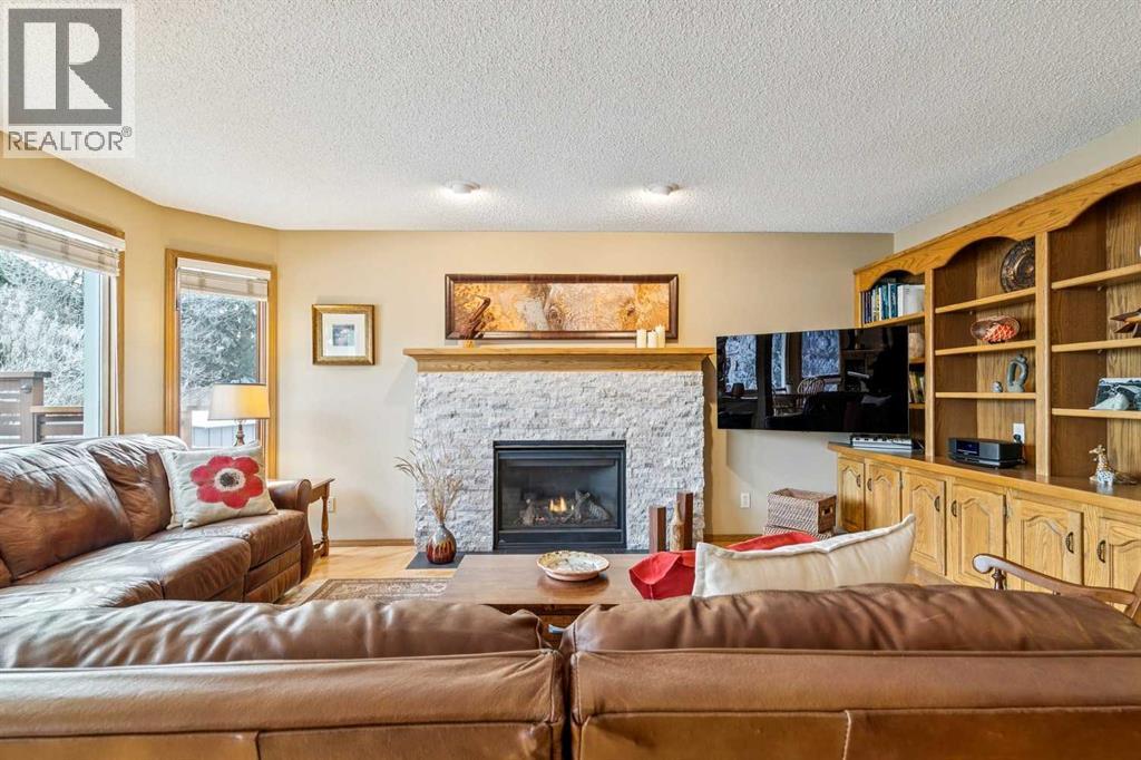 75 Shawnee Crescent, Calgary, Alberta  T2Y 1W4 - Photo 10 - A2276077
