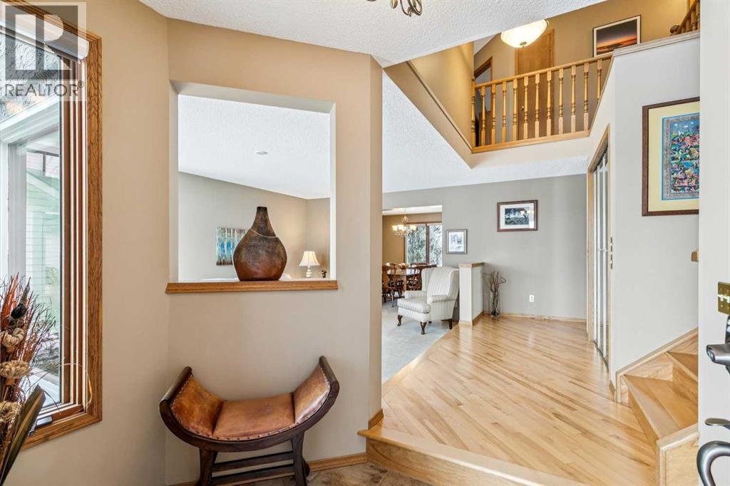 75 Shawnee Crescent, Calgary, Alberta  T2Y 1W4 - Photo 3 - A2276077