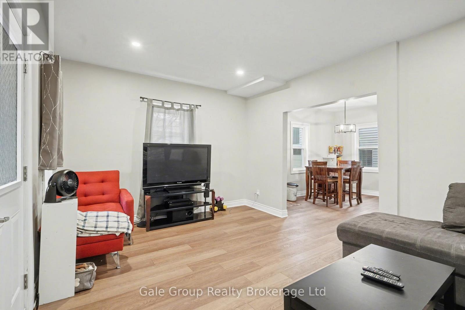 27 Oxford Street W, Blandford-Blenheim, Ontario  N0J 1G0 - Photo 12 - X12735978