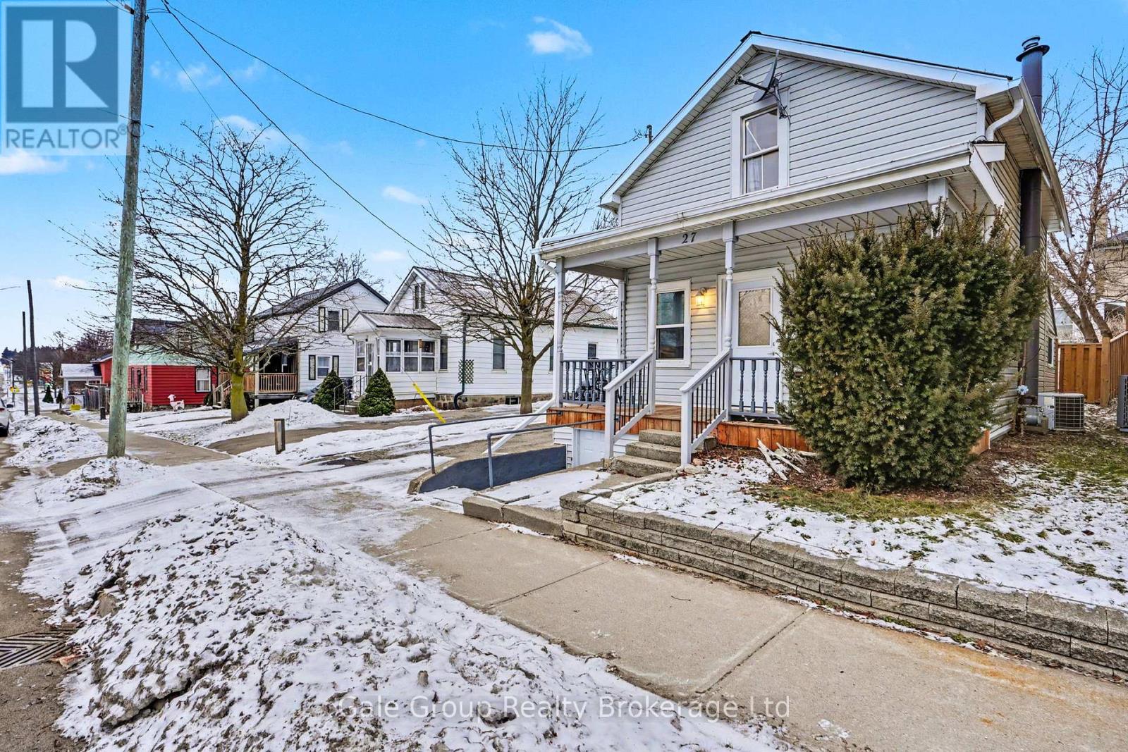 27 Oxford Street W, Blandford-Blenheim, Ontario  N0J 1G0 - Photo 3 - X12735978