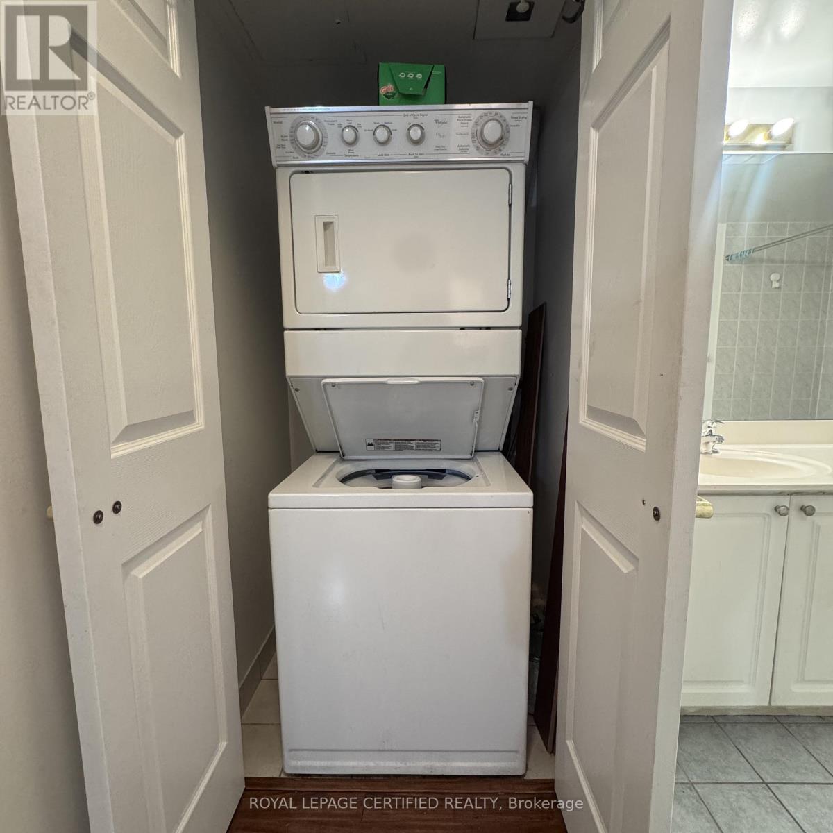 2021 - 25 Kingsbridge Garden Circle, Mississauga, Ontario  L5R 4B1 - Photo 21 - W12733806