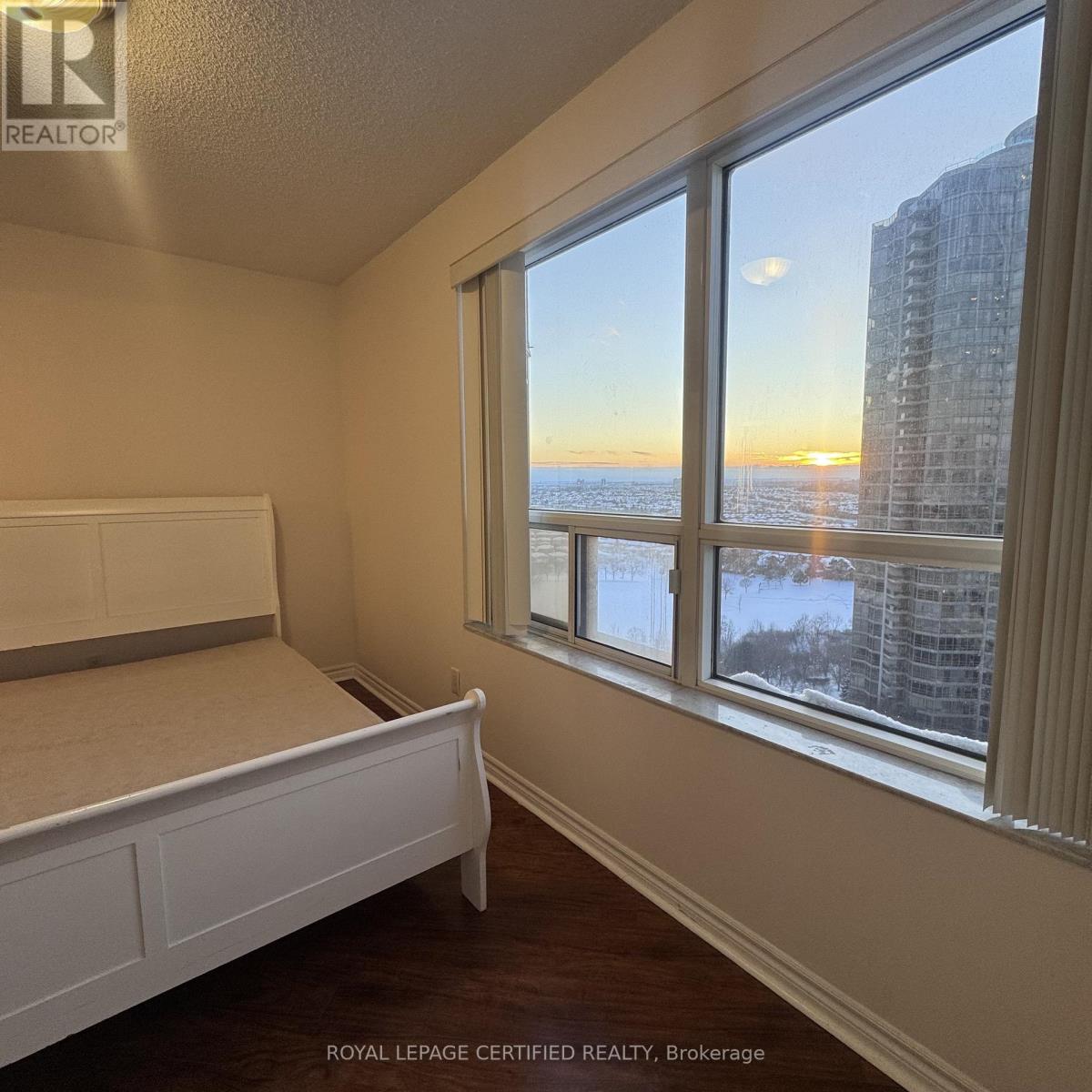 2021 - 25 Kingsbridge Garden Circle, Mississauga, Ontario  L5R 4B1 - Photo 17 - W12733806