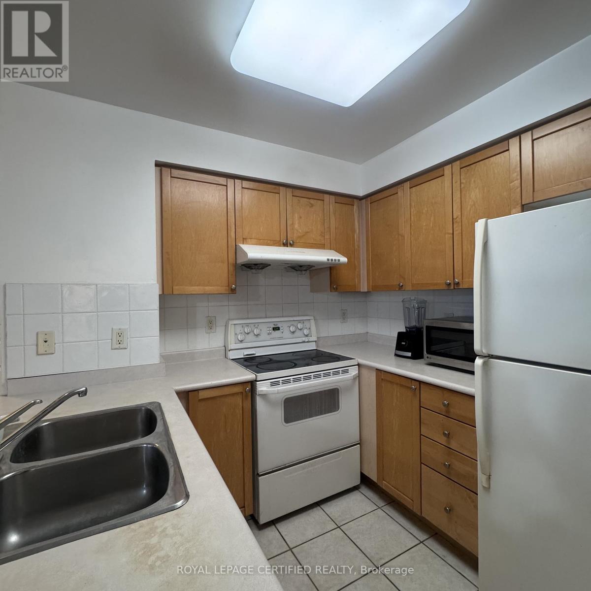 2021 - 25 Kingsbridge Garden Circle, Mississauga, Ontario  L5R 4B1 - Photo 15 - W12733806