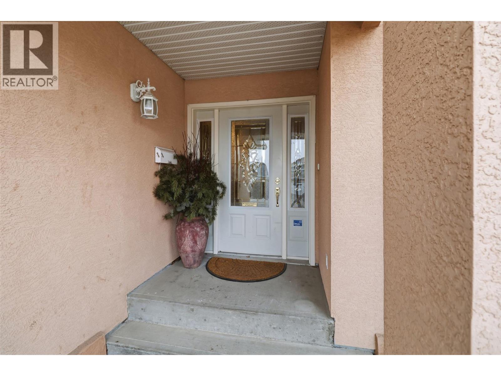 1121 BURGESS Way Kamloops Photo 2