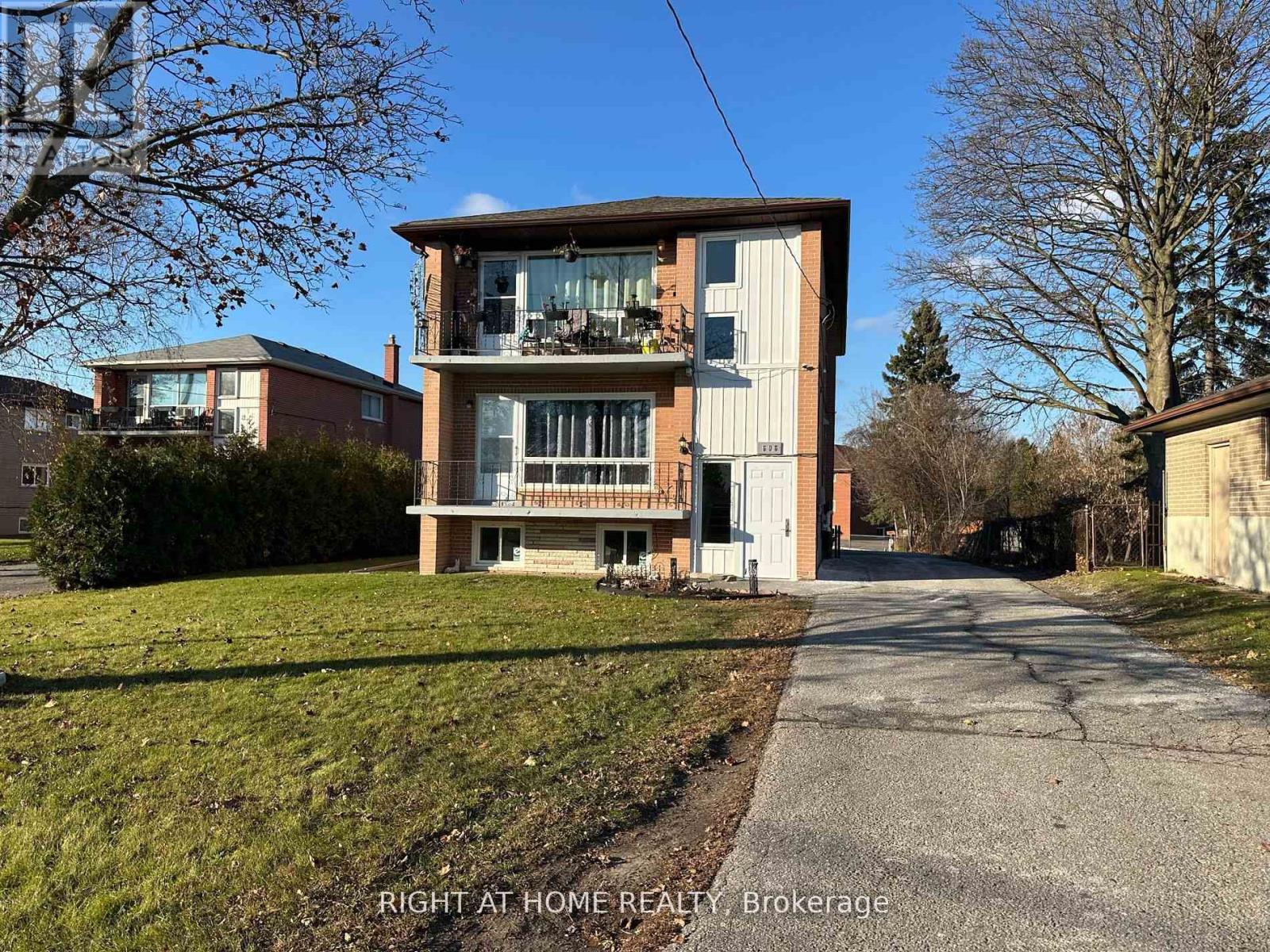 606 Lansdowne Drive, Oshawa, Ontario  L1G 1W4 - Photo 1 - E12735986