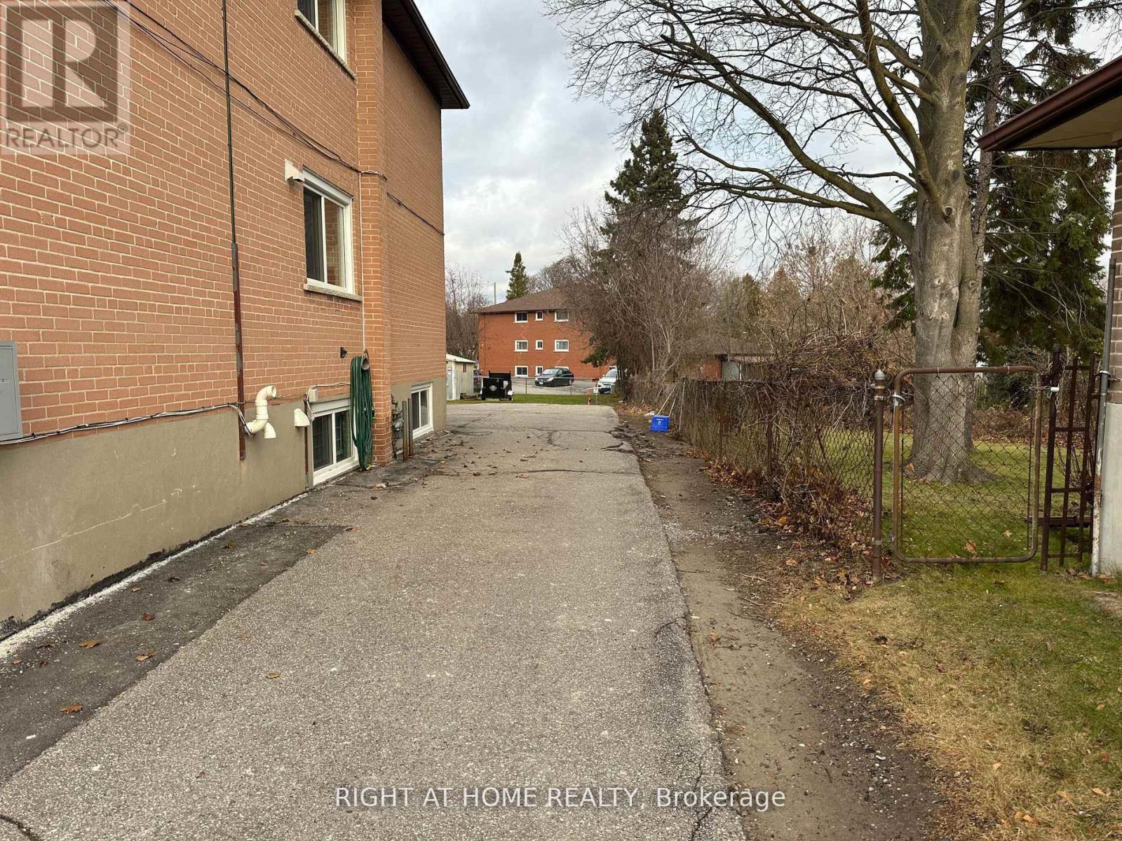 606 Lansdowne Drive, Oshawa, Ontario  L1G 1W4 - Photo 10 - E12735986