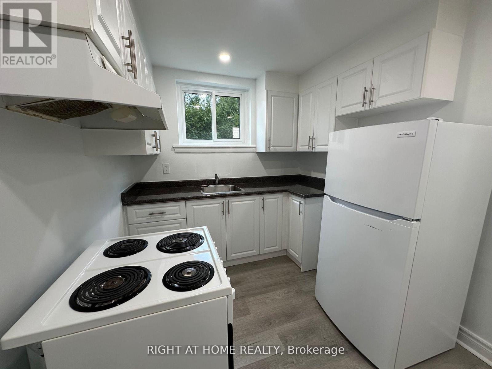 606 Lansdowne Drive, Oshawa, Ontario  L1G 1W4 - Photo 6 - E12735986