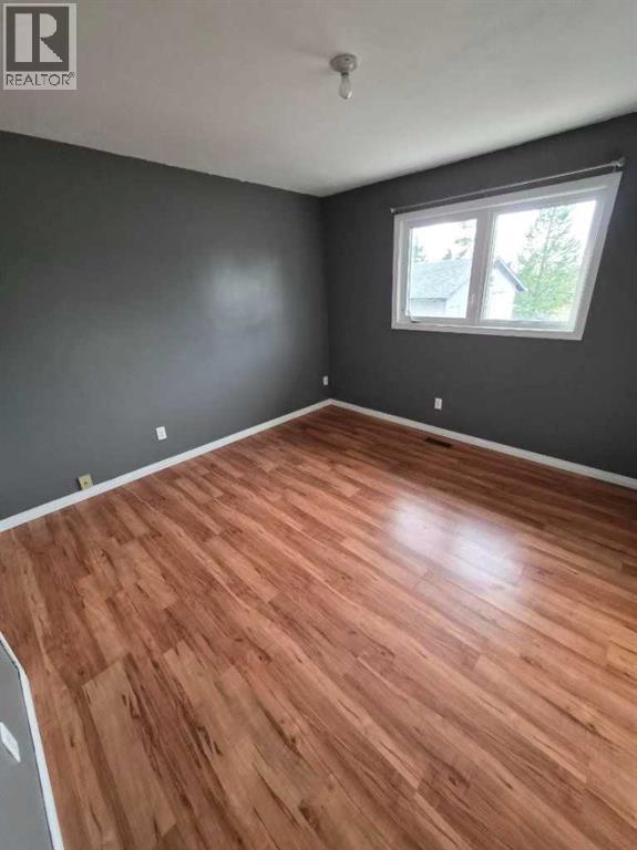 214 7 Street, Beaverlodge, Alberta  T0H 0C0 - Photo 15 - A2265381