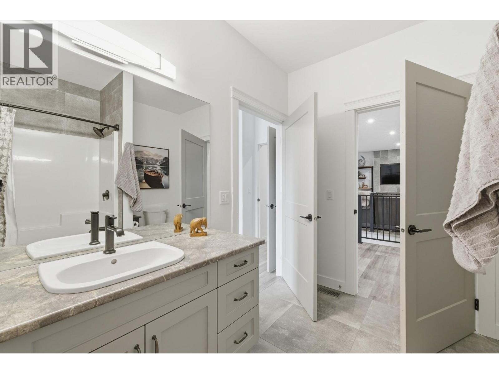 714 Lake Court West Kelowna Photo 24