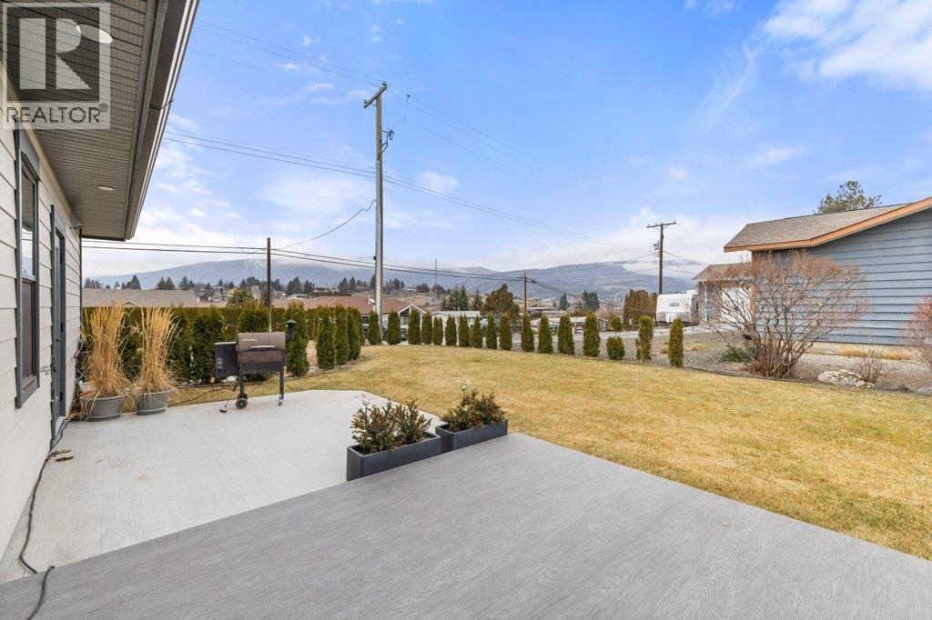 714 Lake Court West Kelowna Photo 11
