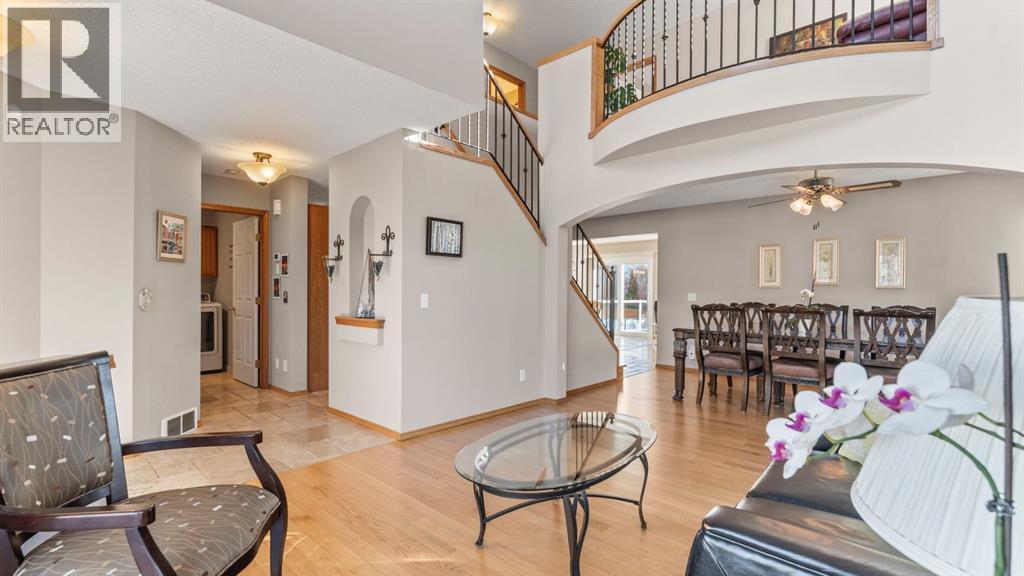 227 Rocky Ridge Close Nw, Calgary, Alberta  T3G 4X2 - Photo 3 - A2278094