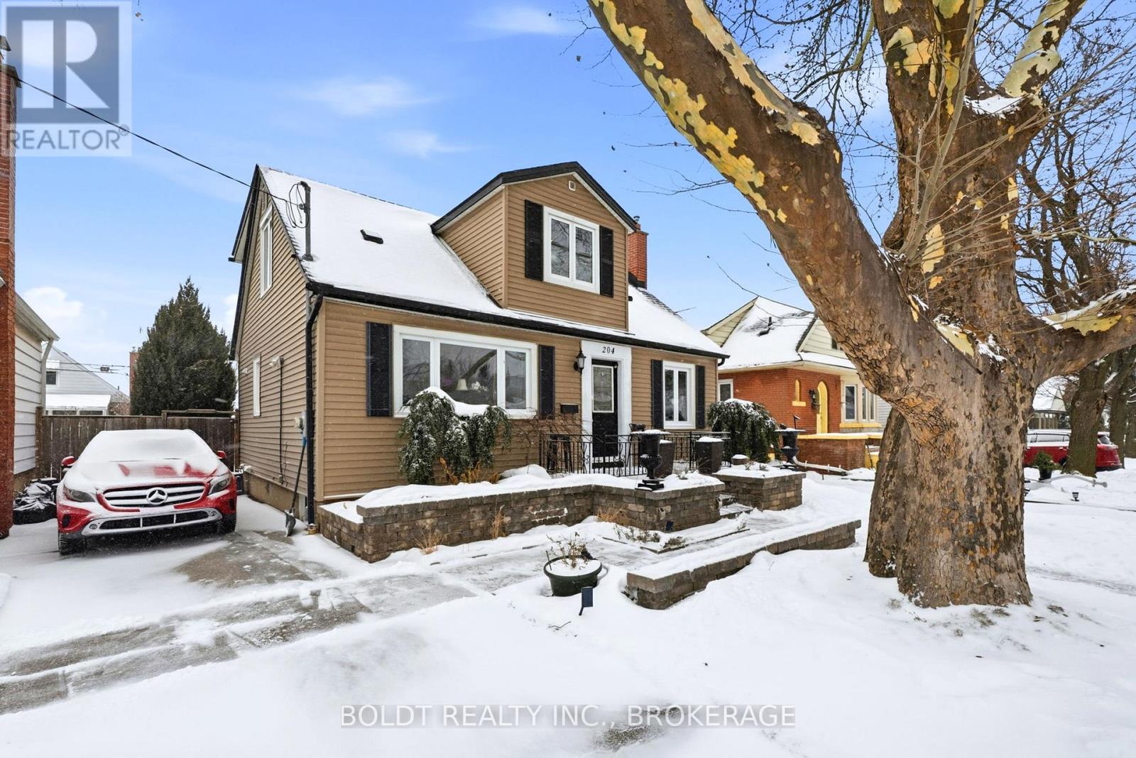 204 Auburn Avenue, Hamilton, Ontario  L8K 3B5 - Photo 2 - X12735946