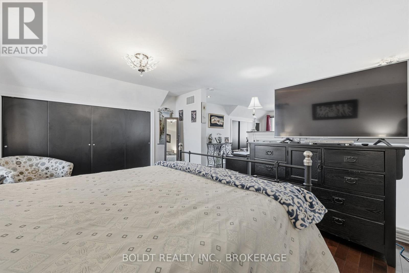 204 Auburn Avenue, Hamilton, Ontario  L8K 3B5 - Photo 25 - X12735946