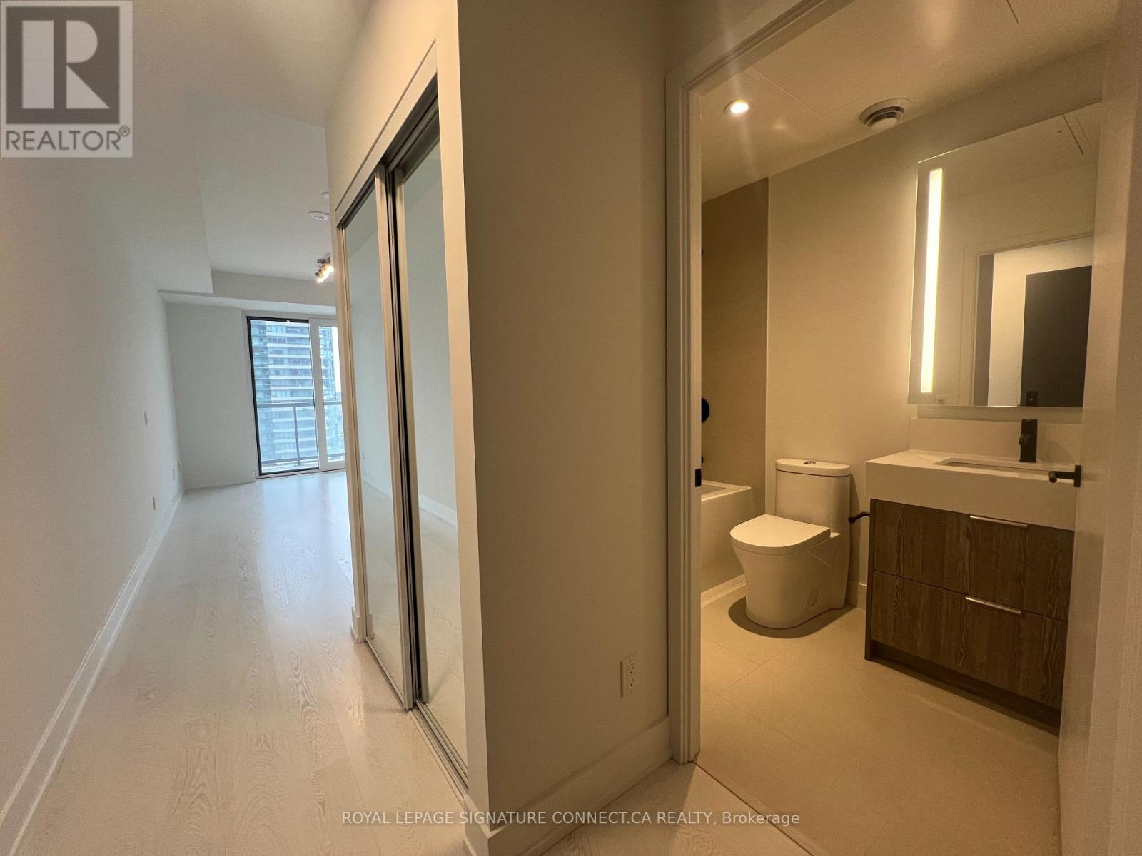 2306 - 308 Jarvis Street, Toronto, Ontario  M5A 2P2 - Photo 3 - C12735012