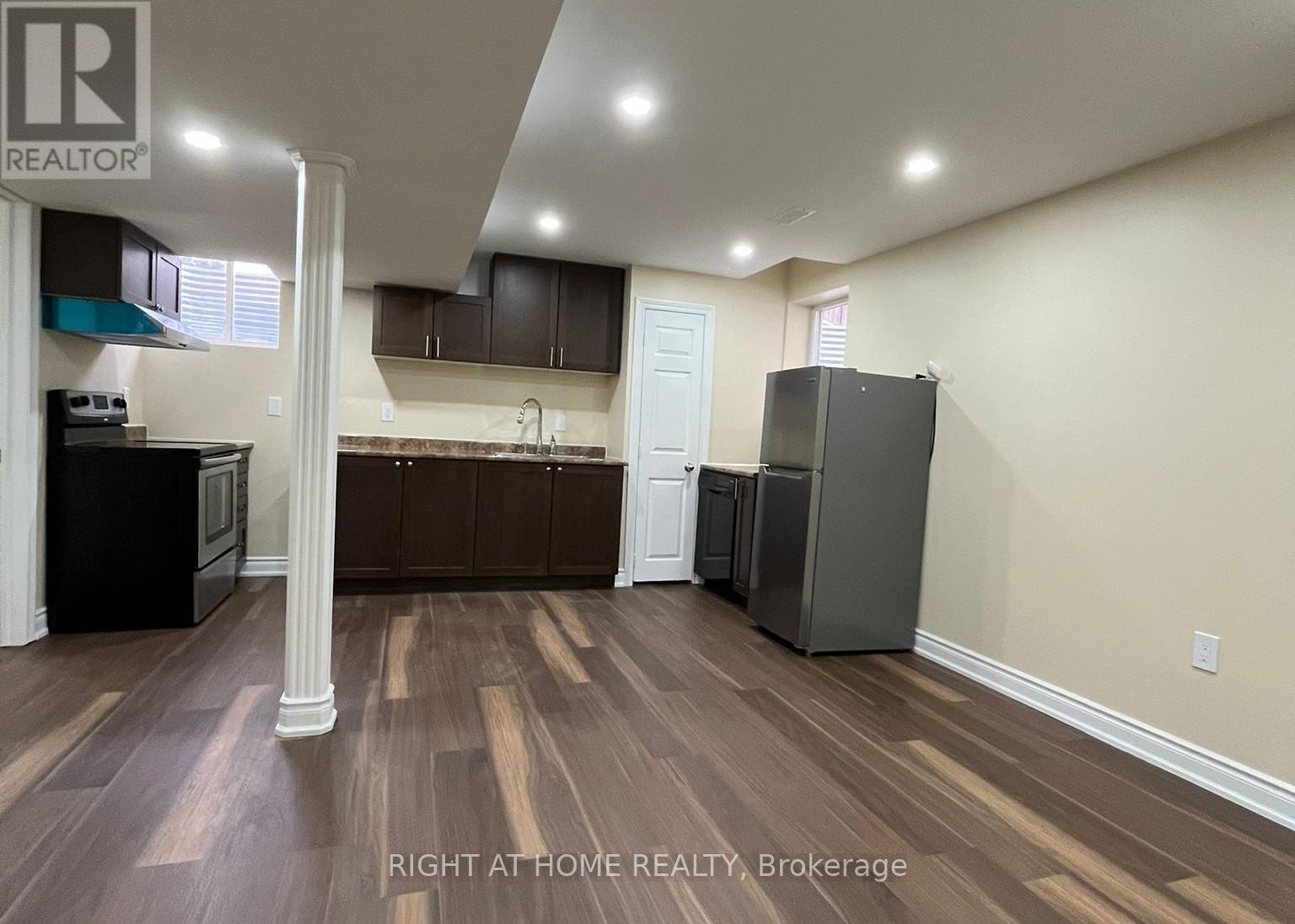 Bsm - 63 Forbes Terrace, Milton, Ontario  L9T 3X8 - Photo 3 - W12709778