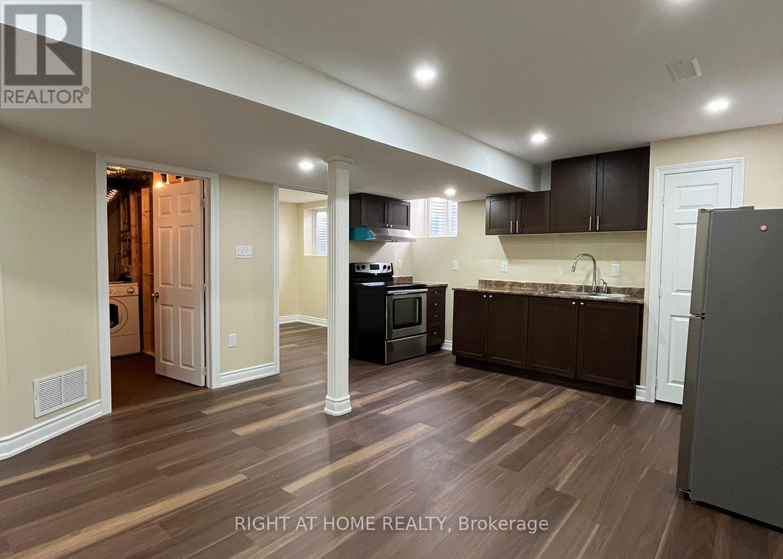 Bsm - 63 Forbes Terrace, Milton, Ontario  L9T 3X8 - Photo 5 - W12709778