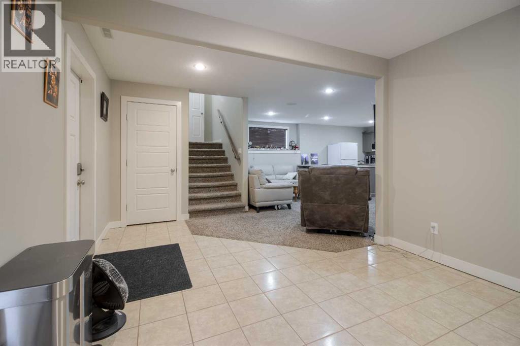 541 Aquitania Boulevard W, Lethbridge, Alberta  T1J 5G7 - Photo 36 - A2272884