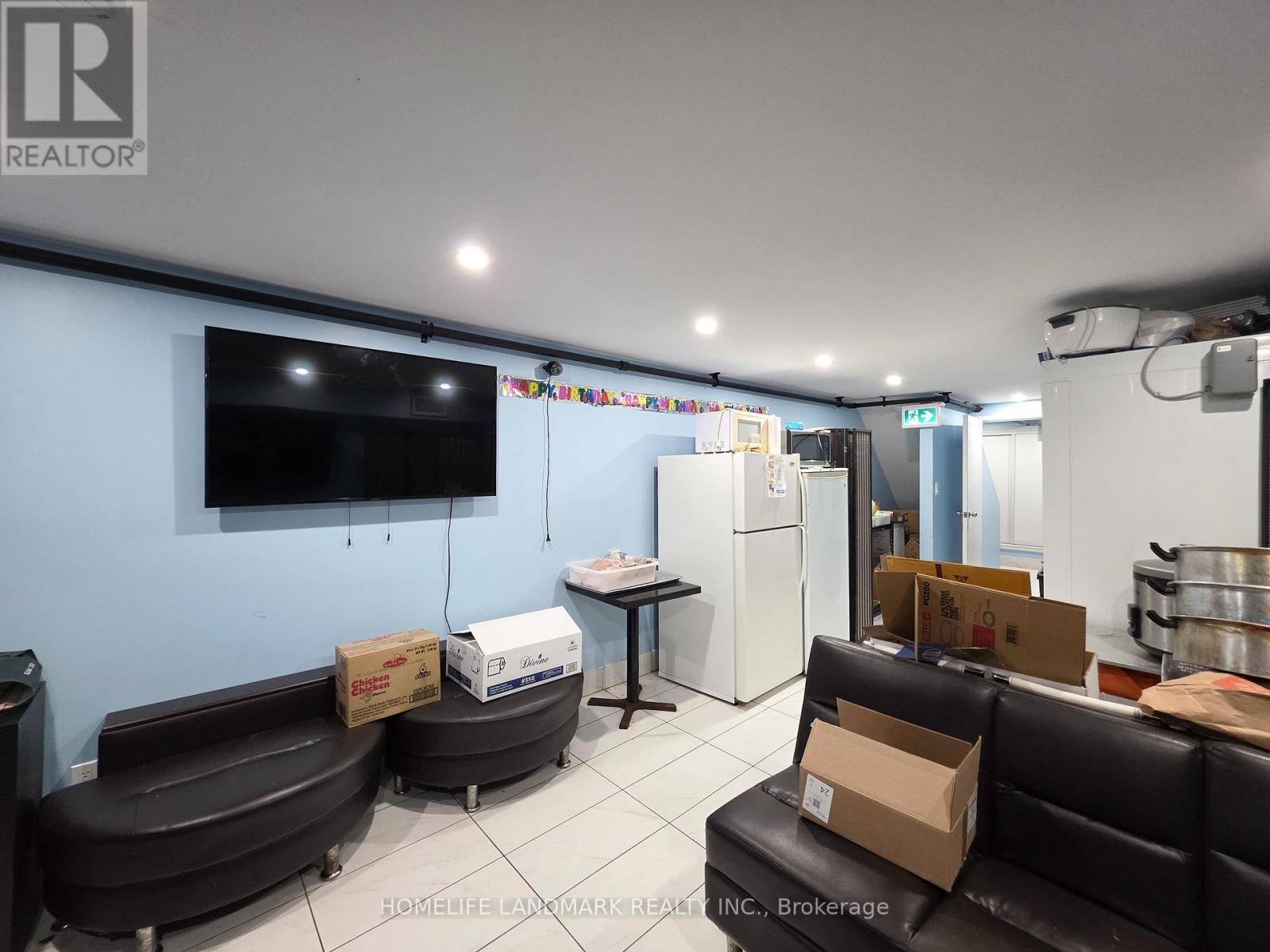 1027 Pape Avenue, Toronto, Ontario  M4K 3W1 - Photo 37 - E12735934