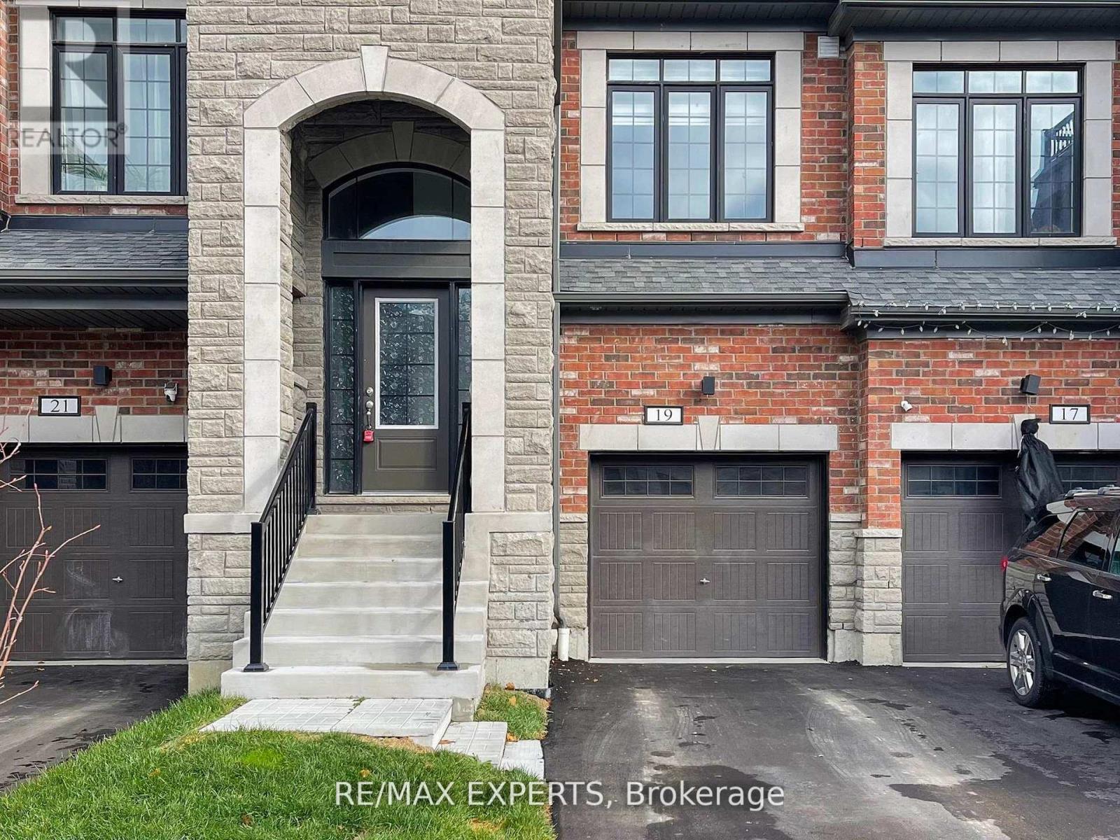 19 Frank Lloyd Wright Street, Whitby, Ontario  L1N 0N9 - Photo 2 - E12735936