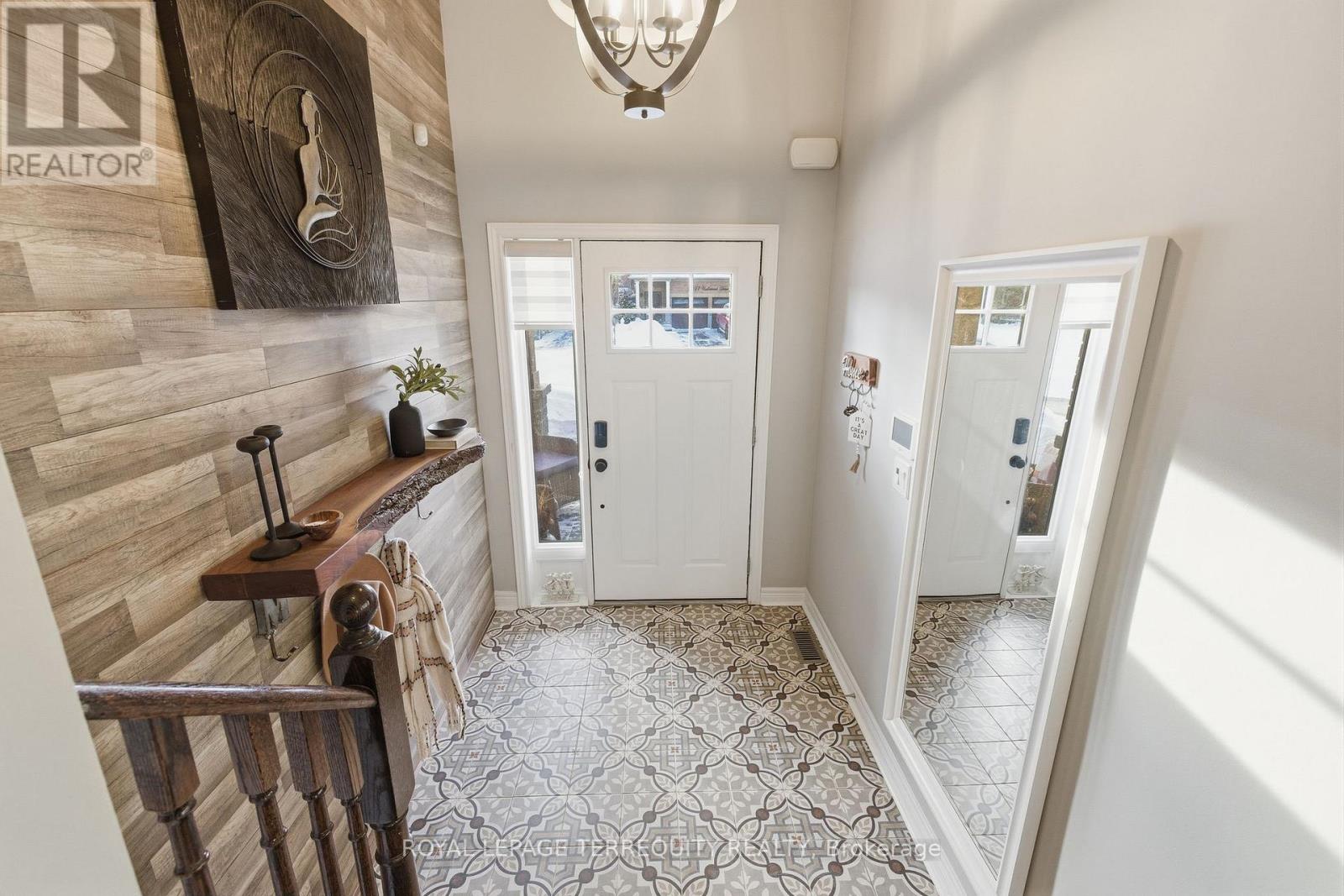 146 Underwood Drive, Whitby, Ontario  L1M 0K9 - Photo 7 - E12736030