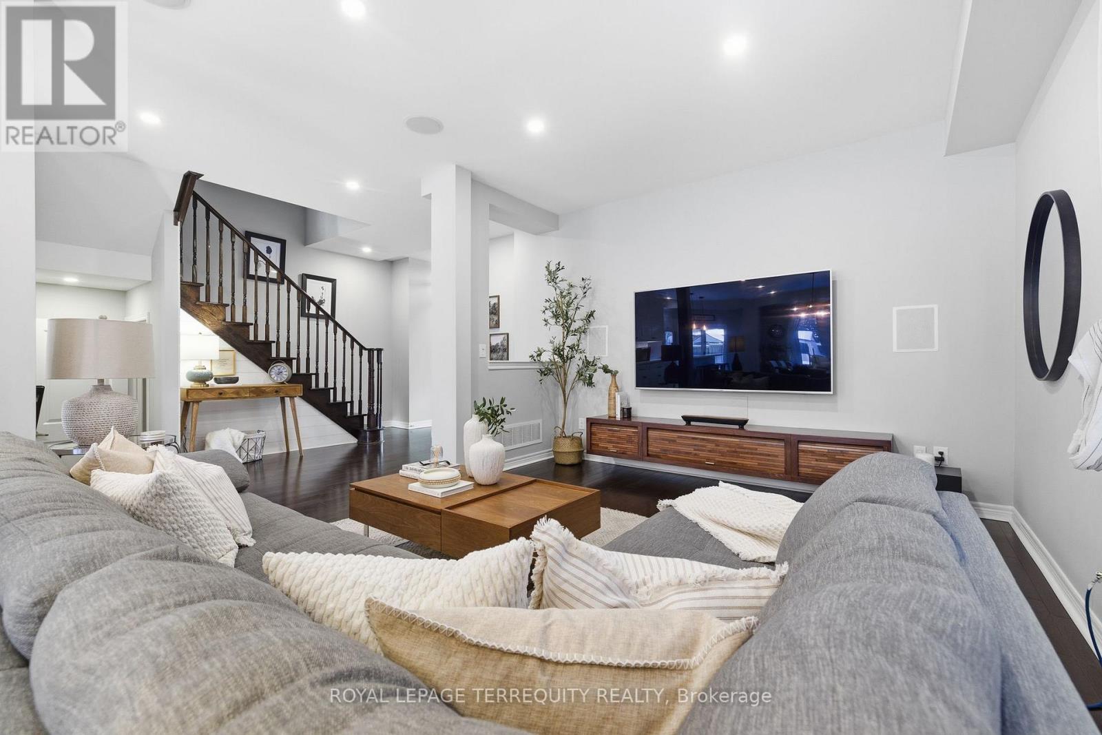 146 Underwood Drive, Whitby, Ontario  L1M 0K9 - Photo 9 - E12736030