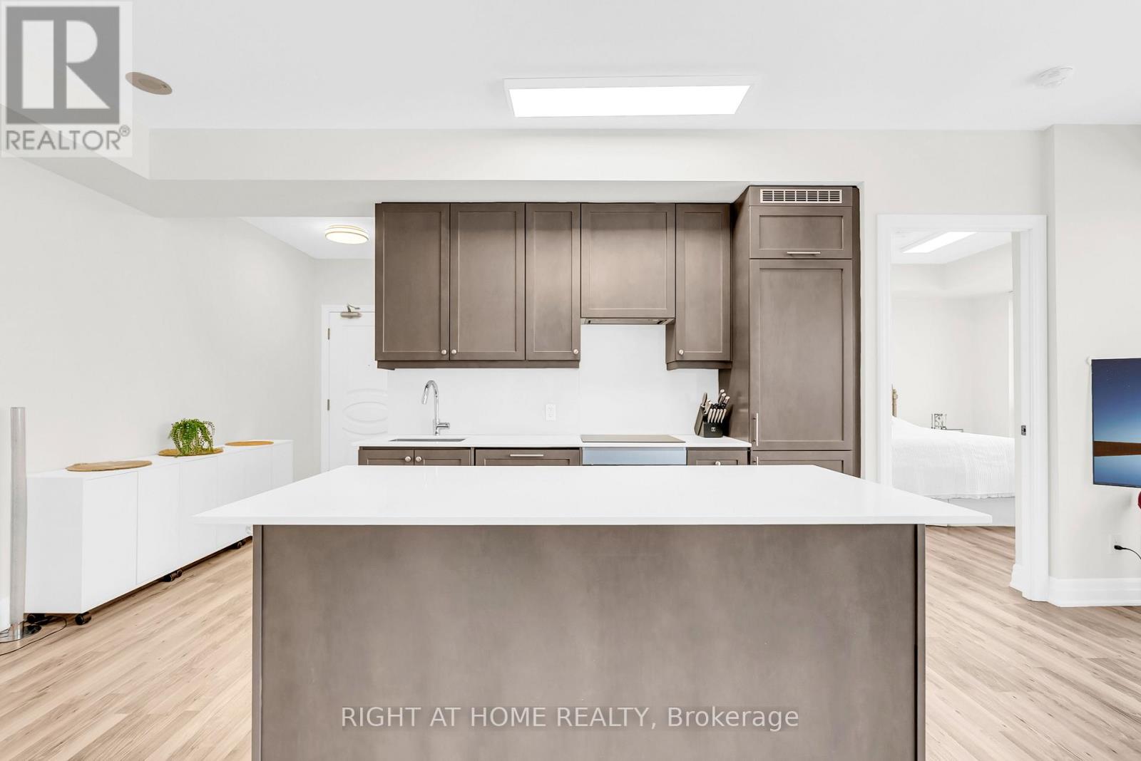 2309 - 9075 Jane Street, Vaughan, Ontario  L4K 0L7 - Photo 11 - N12735968