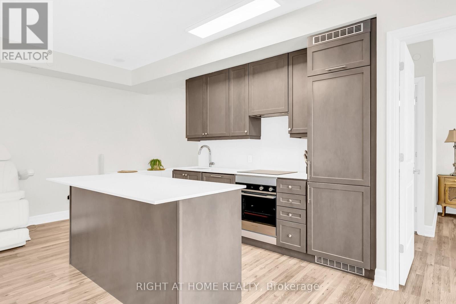 2309 - 9075 Jane Street, Vaughan, Ontario  L4K 0L7 - Photo 12 - N12735968