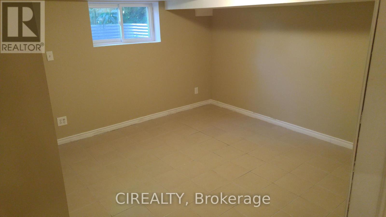 Lower - 31 Bailey Crescent, Aurora, Ontario  L4G 2B2 - Photo 4 - N12736024