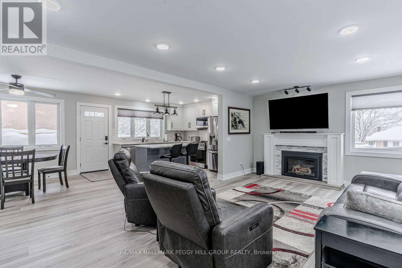 106 Brant Street W, Orillia, Ontario  L3V 3P1 - Photo 2 - S12735928