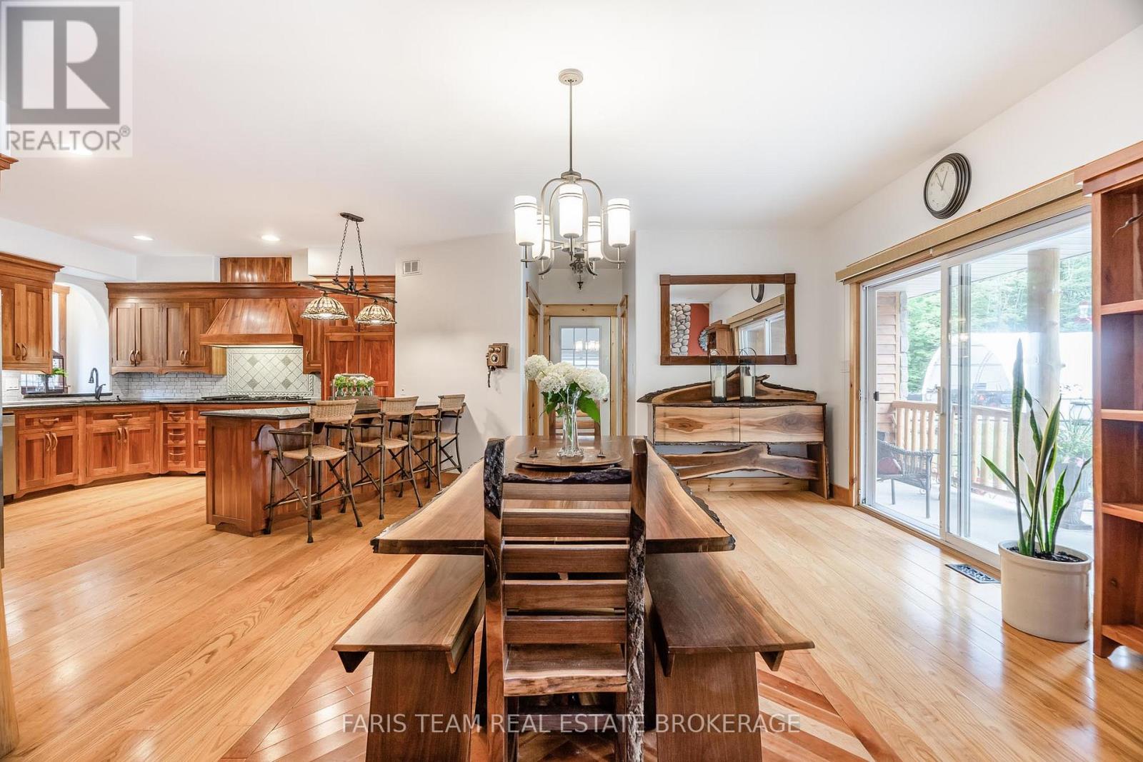 697 Lafontaine Road E, Tiny, Ontario  L9M 0S5 - Photo 11 - S12735938