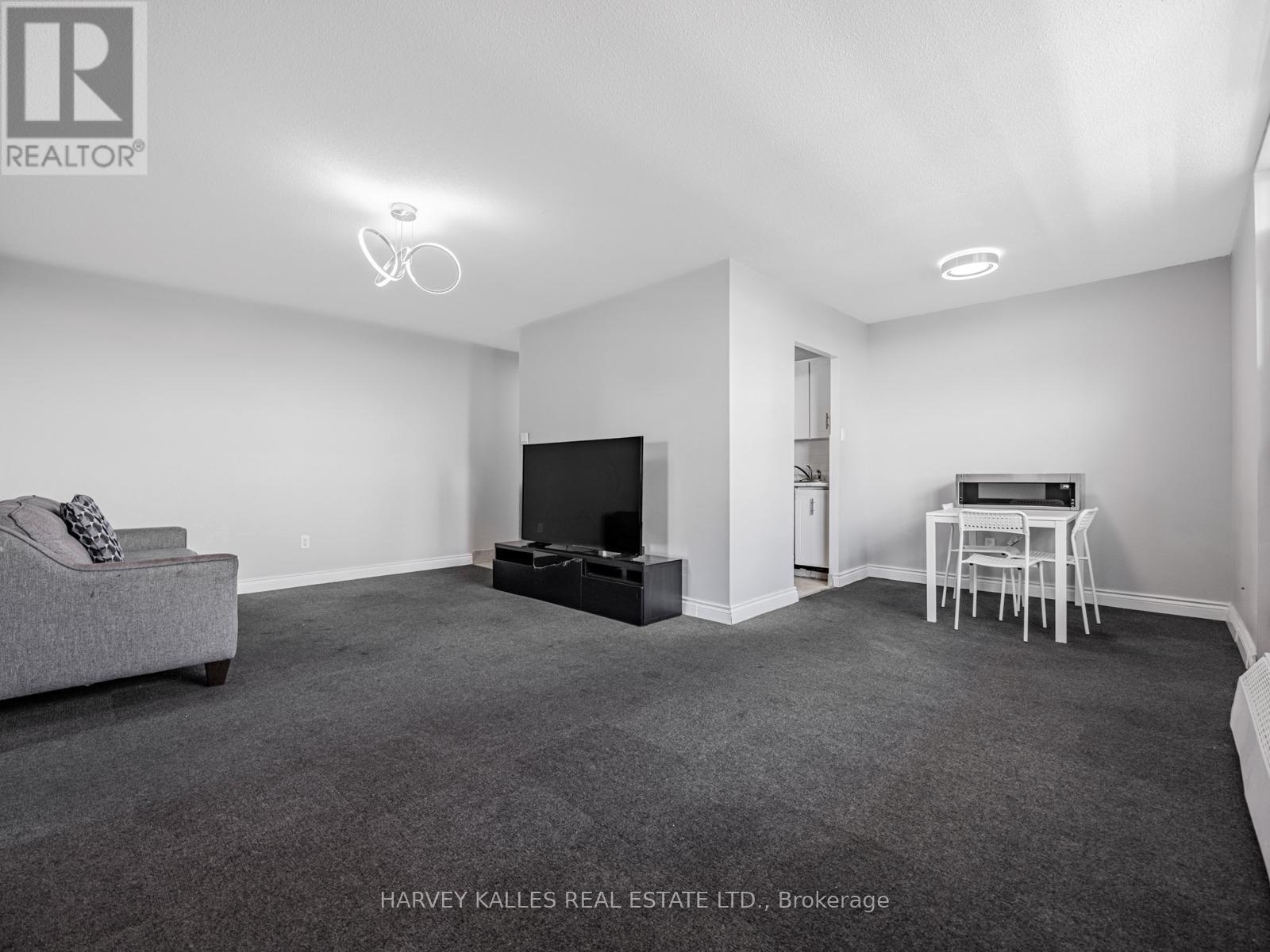 505 - 3065 Queen Frederica Drive, Mississauga, Ontario  L4Y 3A3 - Photo 7 - W12735970