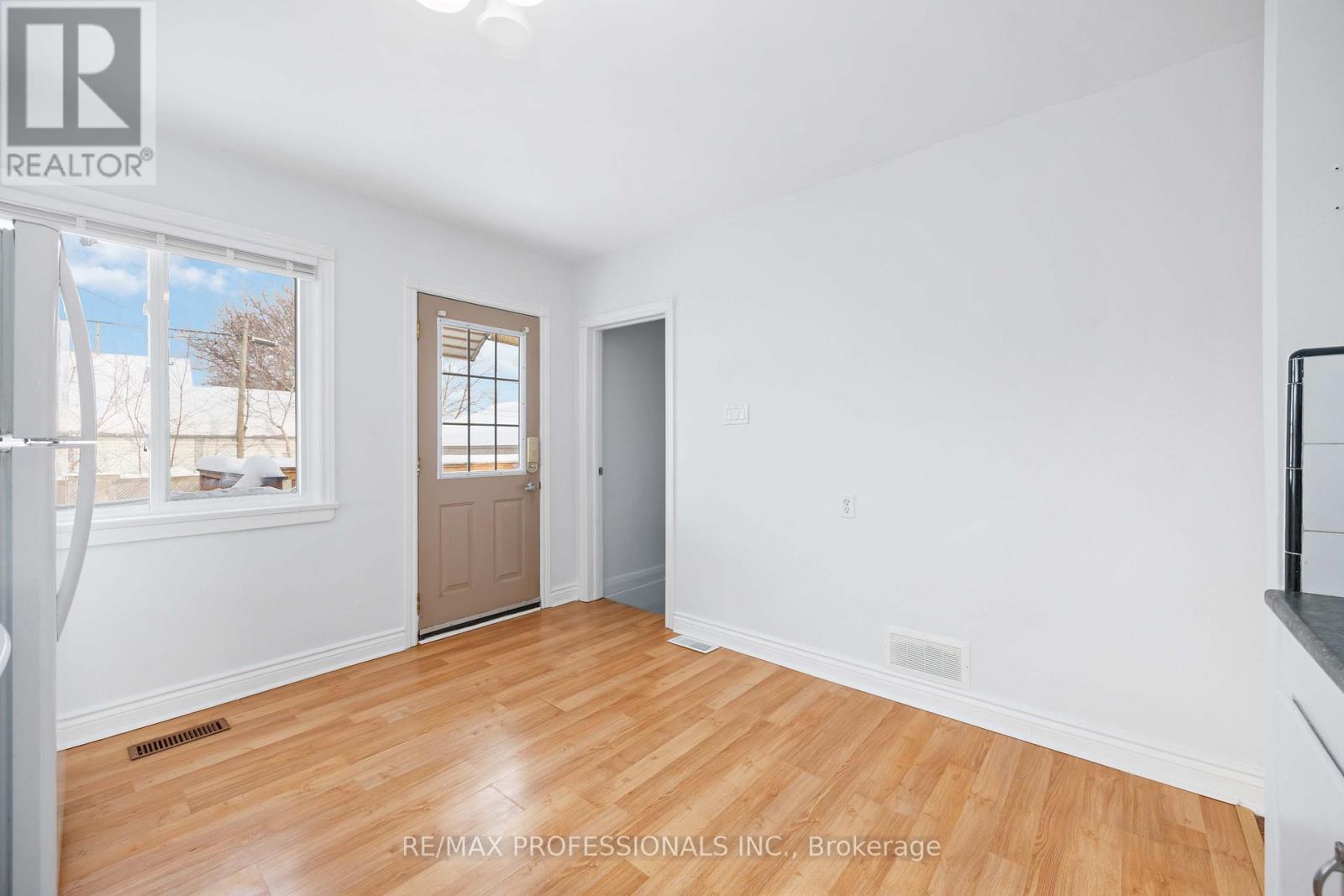 40 Allenby Avenue, Toronto, Ontario  M9W 1S6 - Photo 11 - W12735976