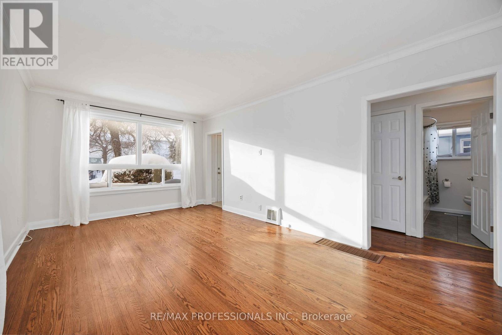 40 Allenby Avenue, Toronto, Ontario  M9W 1S6 - Photo 4 - W12735976