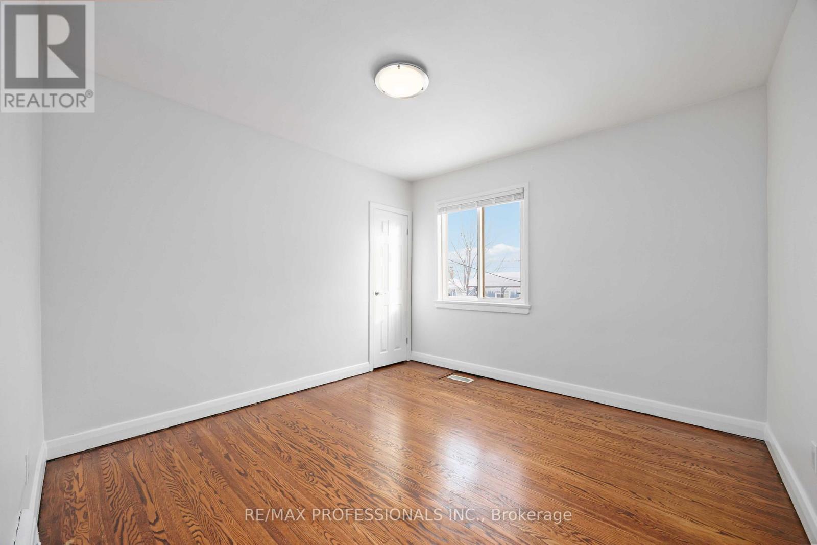 40 Allenby Avenue, Toronto, Ontario  M9W 1S6 - Photo 7 - W12735976