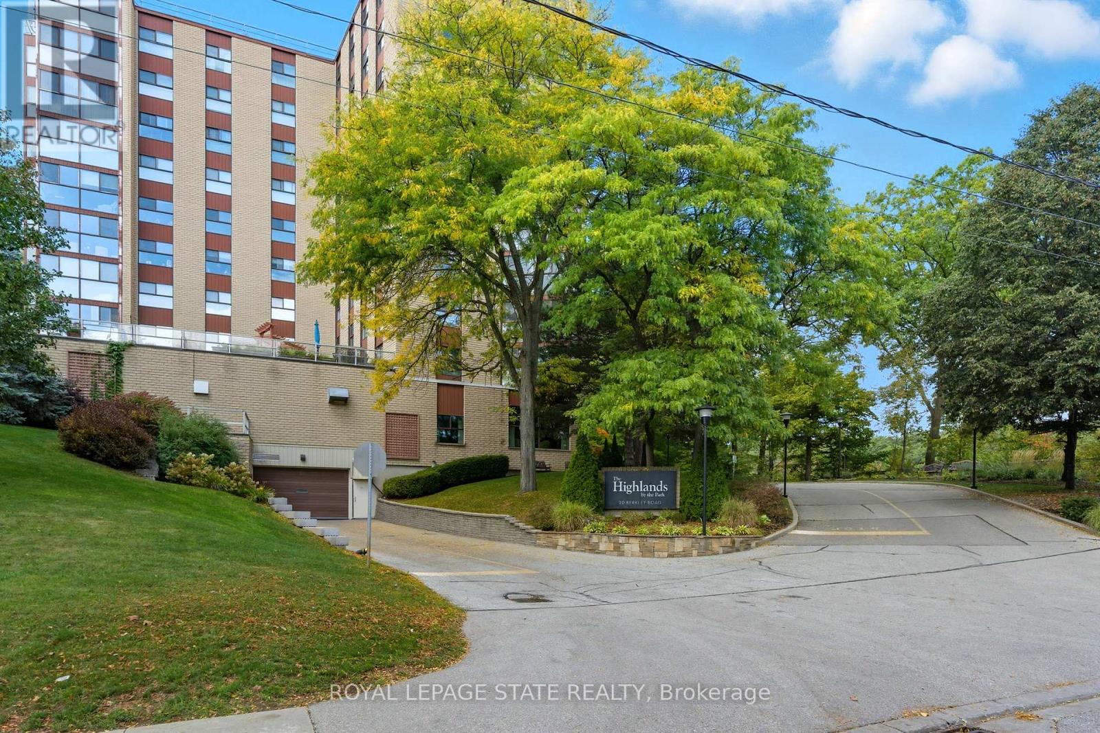 702 - 20 Berkley Street, Cambridge, Ontario  N1S 4S8 - Photo 3 - X12735940