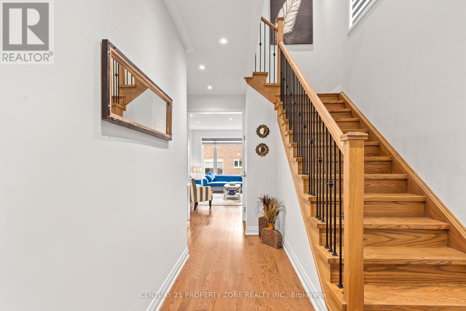 22 Bermondsey Way, Brampton, Ontario  L6Y 0E4 - Photo 4 - W12736014