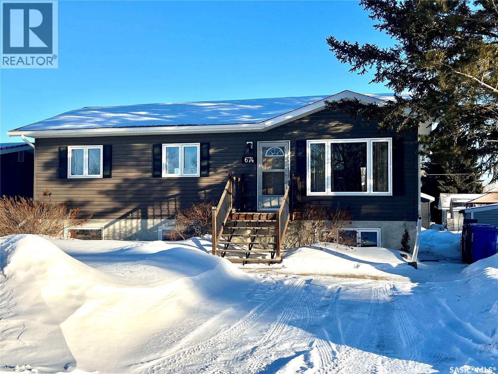 674 4th AVENUE W, Melville, Saskatchewan