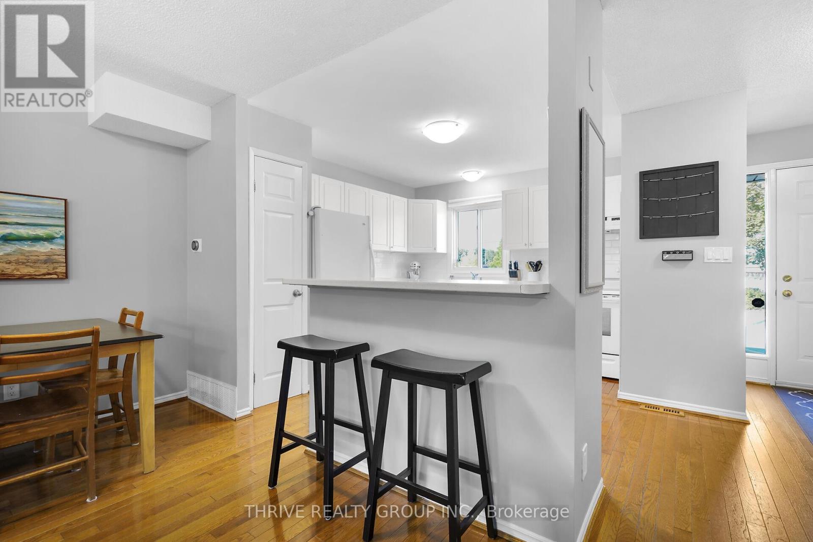 10 - 215 Commissioners Road W, London South, Ontario  N6J 1X9 - Photo 11 - X12736116