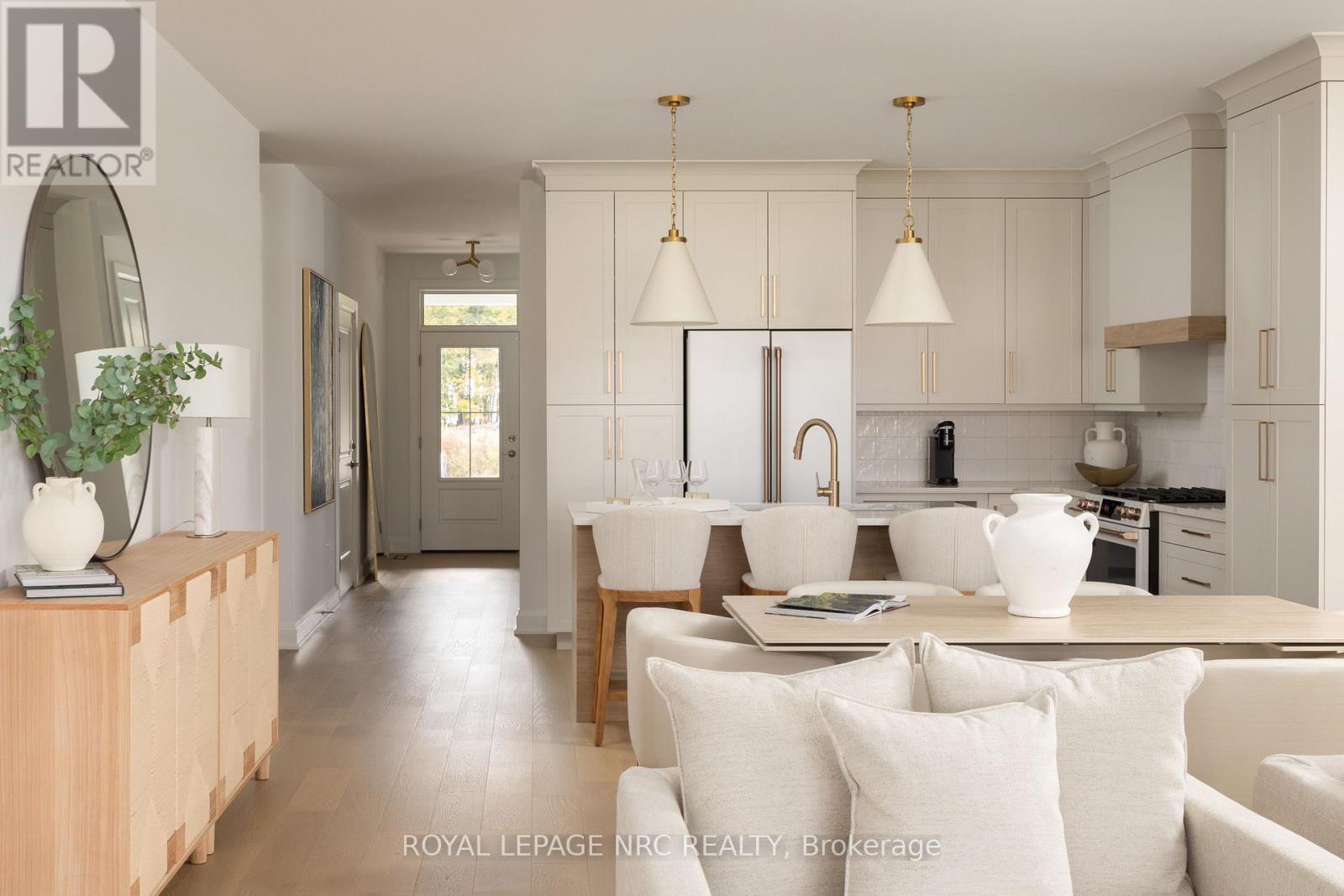 70f - 574 Seneca Drive, Fort Erie, Ontario  L2A 1C2 - Photo 6 - X12733696