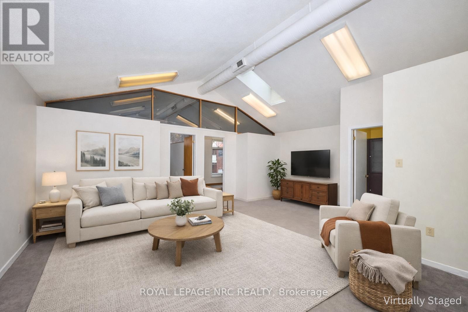 8 Clark Street, St. Catharines, Ontario  L2R 5G2 - Photo 24 - X12690272