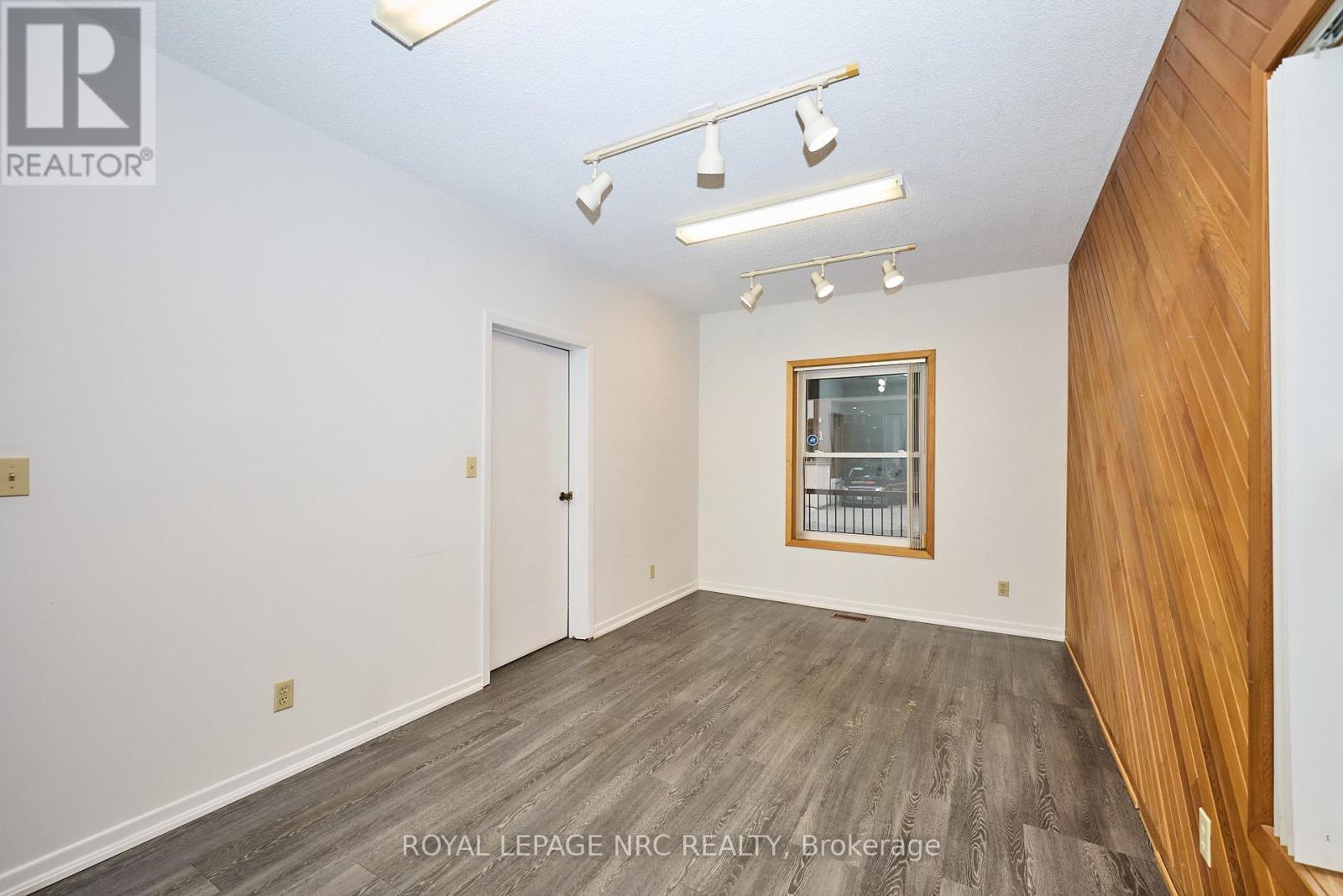 8 Clark Street, St. Catharines, Ontario  L2R 5G2 - Photo 10 - X12690272