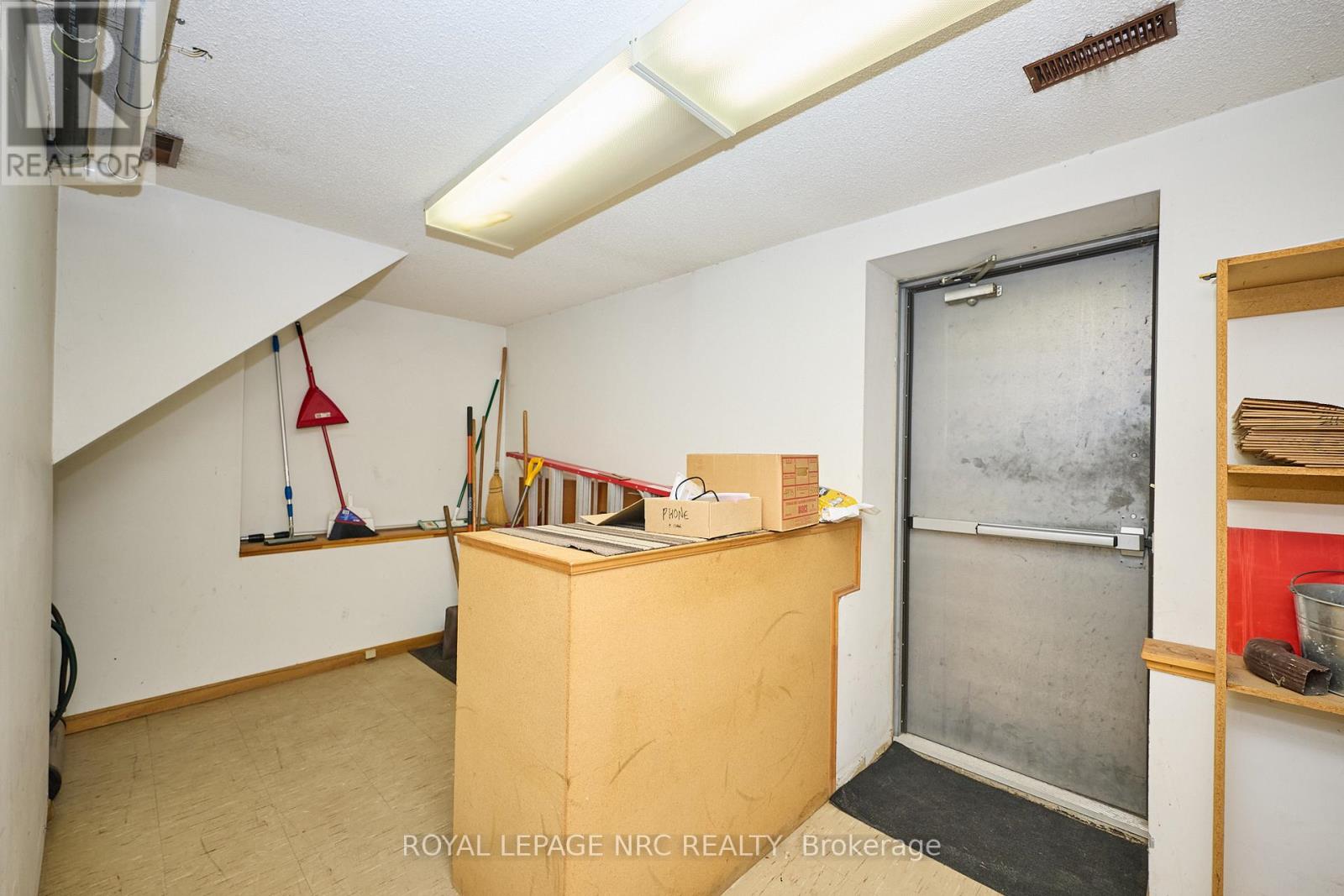 8 Clark Street, St. Catharines, Ontario  L2R 5G2 - Photo 38 - X12690272