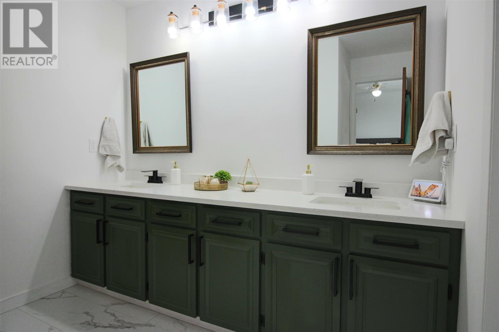 121 Centennial Ave, Sault Ste. Marie, Ontario  P6A 5B2 - Photo 30 - SM260092