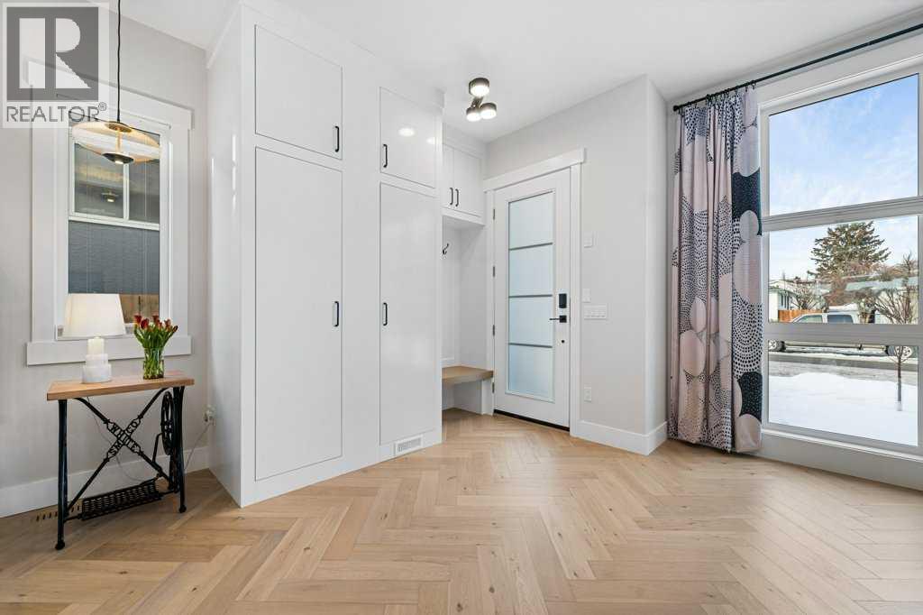 1919 21 Avenue Nw, Calgary, Alberta  T2M 1M7 - Photo 2 - A2277120