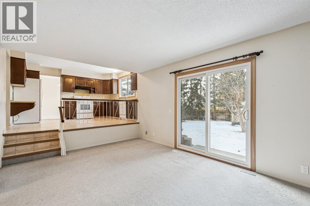 219 Silvercreek Close Nw, Calgary, Alberta  T3B 4G4 - Photo 19 - A2278010